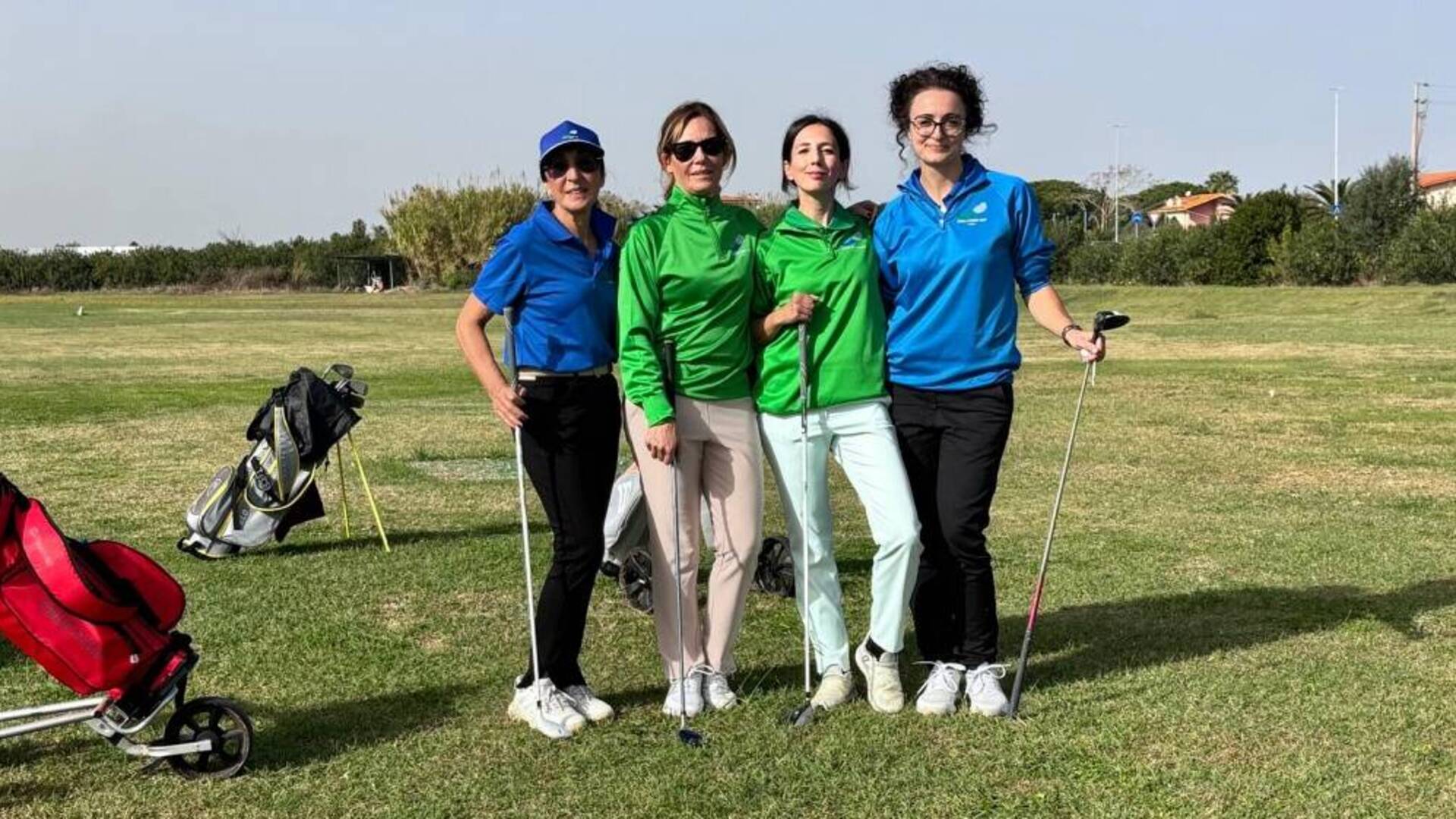 Giocatrici dei Team Azzurro e Verde durante la Sinis Ryder Cup 2025